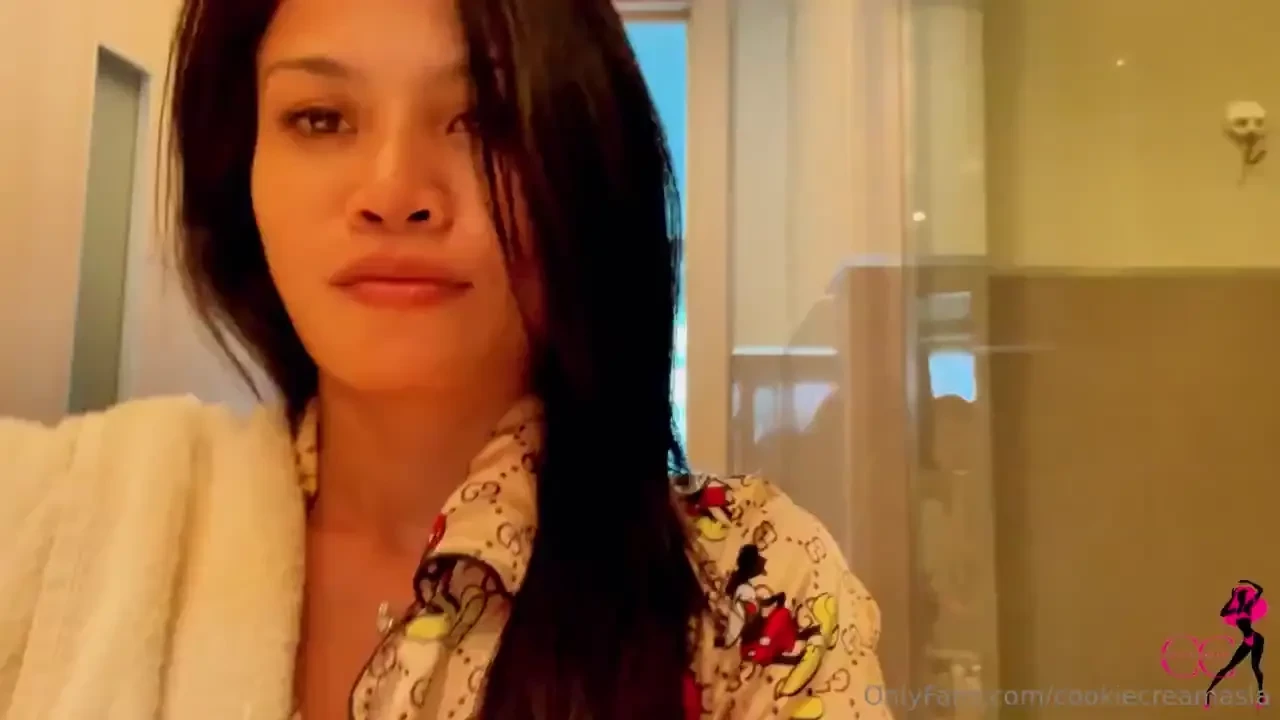 Shower time can you help me please 