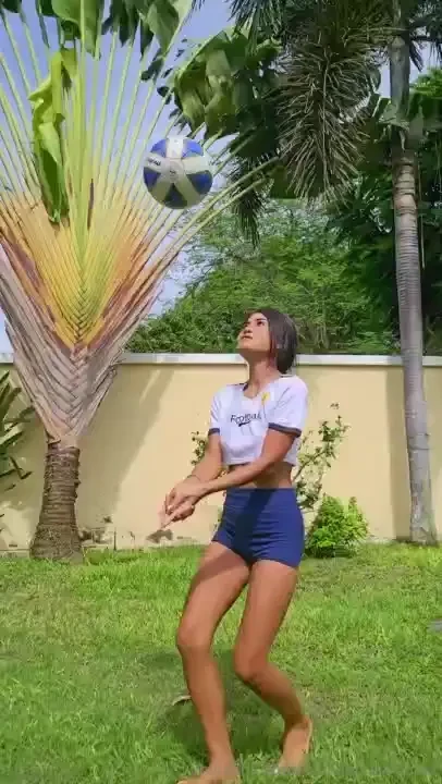 Playing volleyball first time in my life why is it so hard 