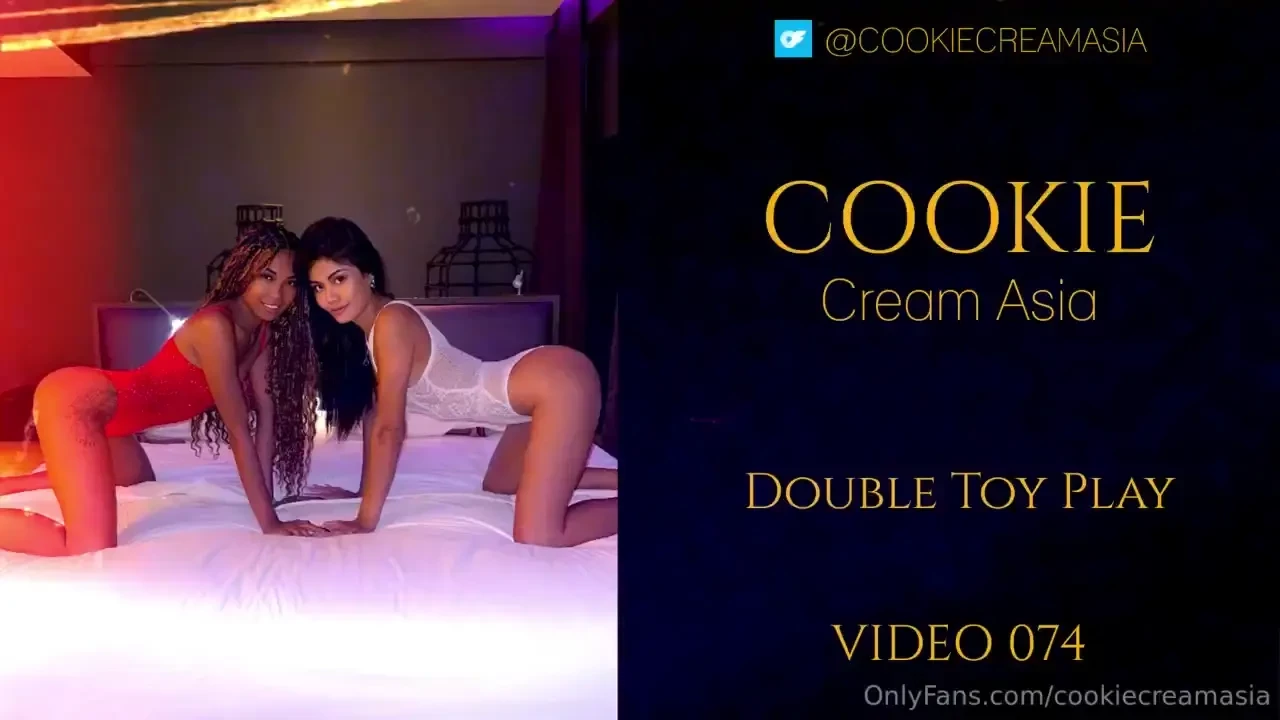 Video 074 double toy play lesbian pussy licking dildo play kissing 