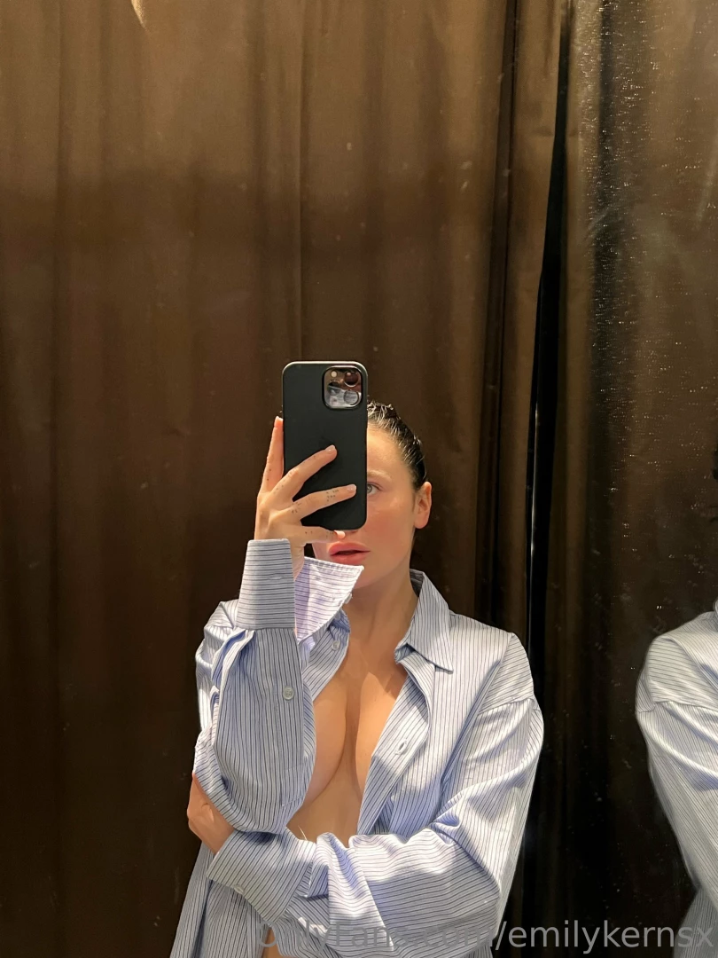 Lana rhoades look alike 