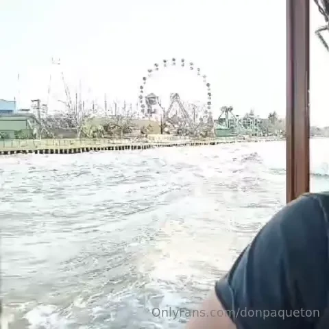 Who accompanies me i don t like to go alone anymore 