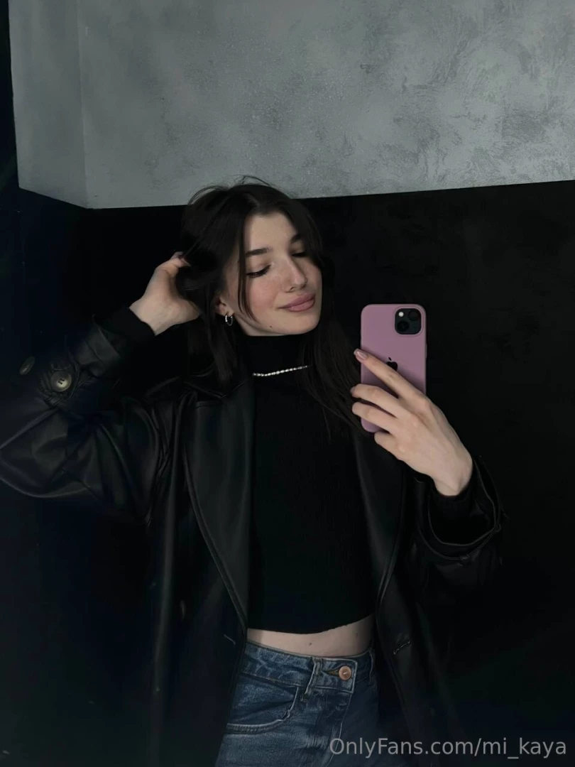 Let s have phone sex huh you re gonna love it 