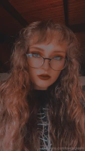 I don t need to take my clothes off to show you how fucking hot i am
