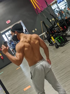 Ya boy is hungry new gym and cheaper part 1