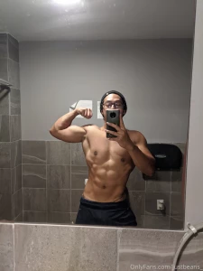 Finally moved into the new place and got my first gym sesh in today part 4