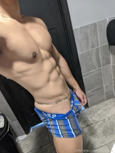 Finally moved into the new place and got my first gym sesh in today part 6