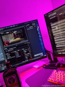 I m streaming on twitch tv justbeanstv