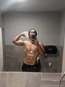 Post gym selfies and feels keep swiping part 1
