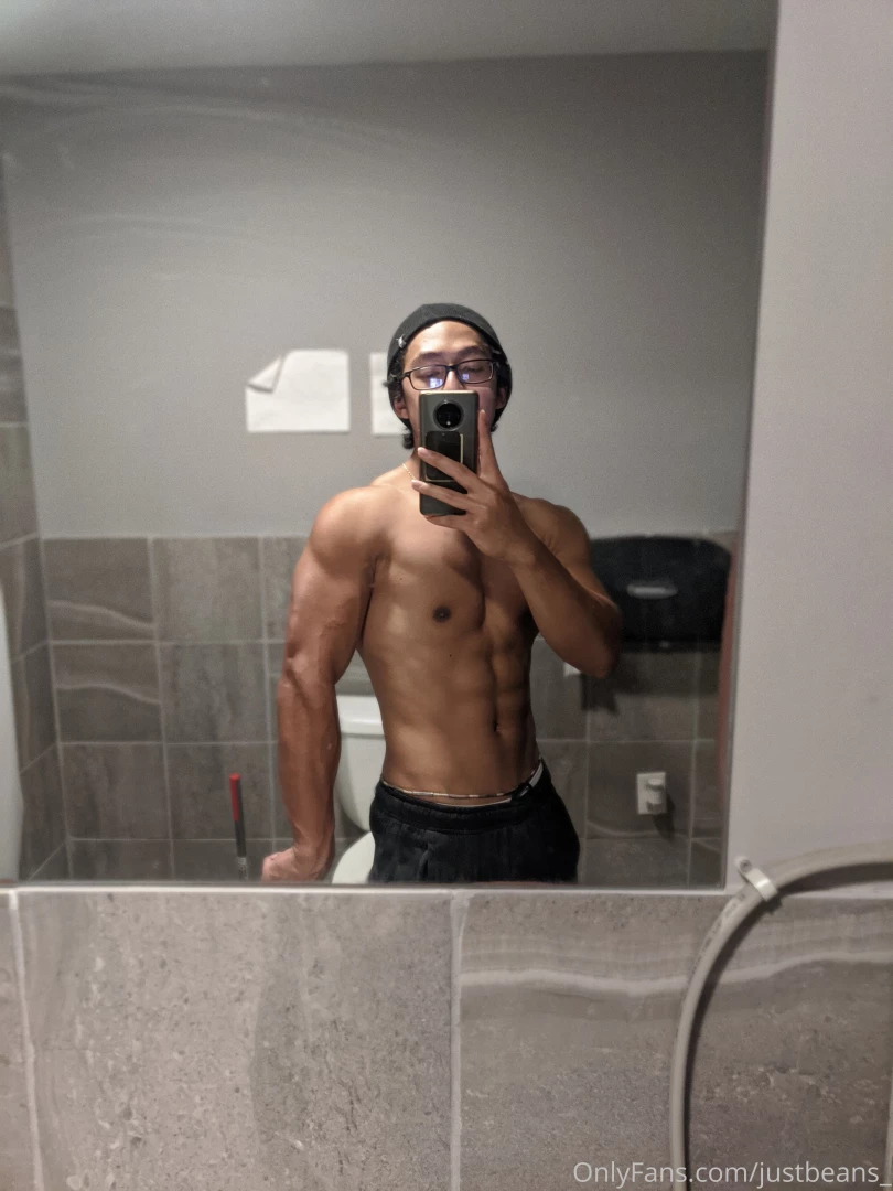 Post gym selfies and feels keep swiping 