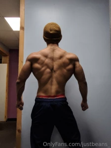 Had a killer back day trying to be baki part 2