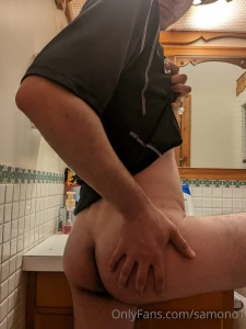 Have 4 pictures of me from behind the 4th pic had a tiny hidden treat part 1