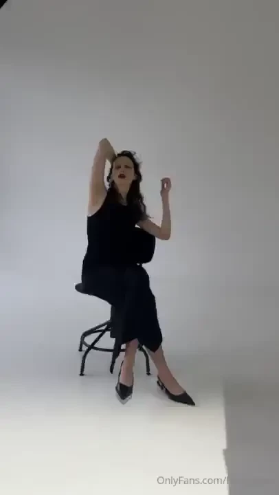 Christmas is coming wow wow wow i want to start pampering you with 