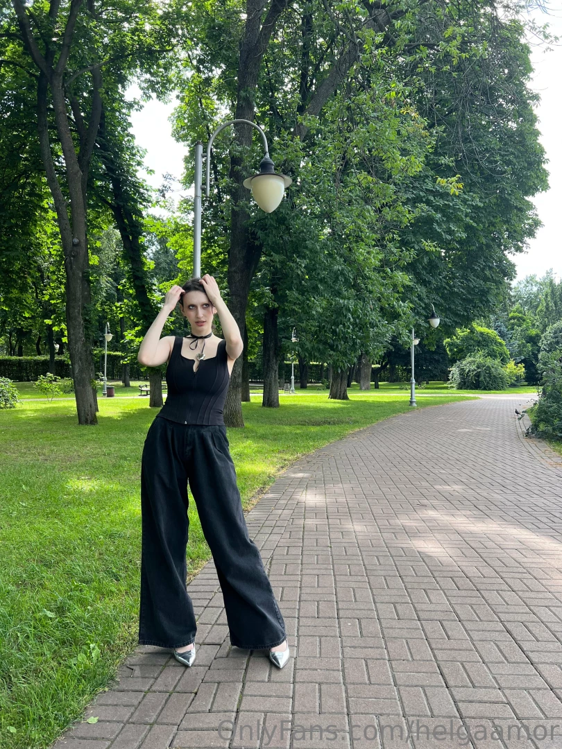 This is how i walk around my favorite city 