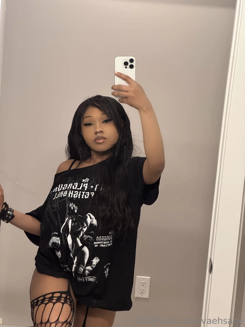 60 off 3min vid i want you to watch me take this girthy dick inside my part 1 