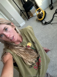 Deep cleaning the floors of my studio first nude in here yall are part 1