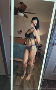 Big tits tiny waist