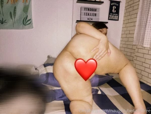 Hi babe check it out how tight my cunt is 4 99 a month till the end of