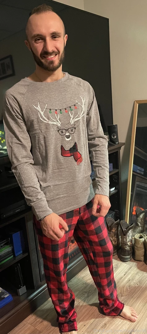Christmas is here want to see me in some sexy christmas pajamas then 