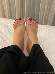 I m obsessed with this colour on my toes