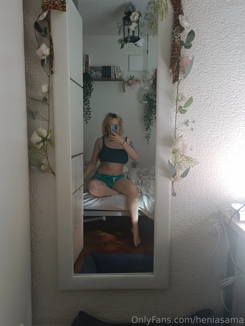 Good morning my loves i did a random video moving my boottie but it part 4 