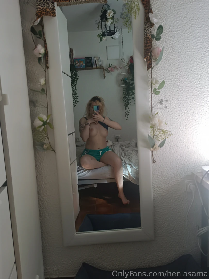 Good morning my loves i did a random video moving my boottie but it part 6 