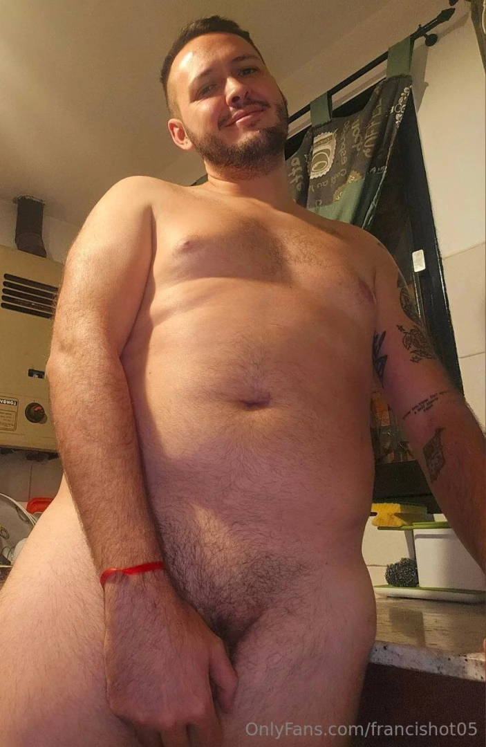 Hey there follow my horny and naughty friend subscribe is free 