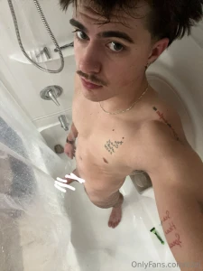 Who d wanna see me stroke in in the showerrr maybe if your lucky it ll