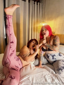 Me encanta jugar con mis amigas calientes