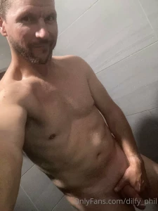 Showers by yourself are always so lonely what could we do in here