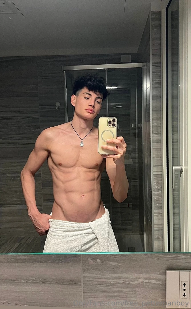 Vip account petterpanboy explicit sexual content in my wall there you 