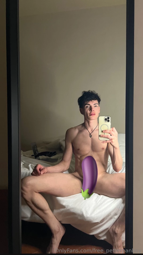 Wanna try my subscribe to my vip account petterpanboy to see me 