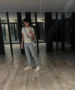 Hey i m a horny model and i m here to share my sexual content and play