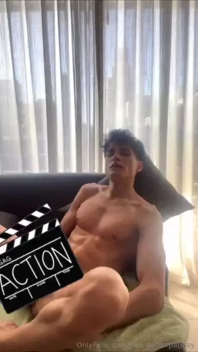 This is how i wait for you in my vip account petterpanboy but without 