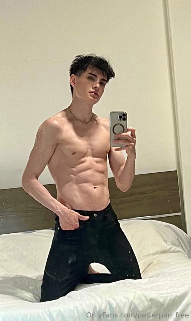 Petterpan_vip explicit sexual content every day in my daily posts no 