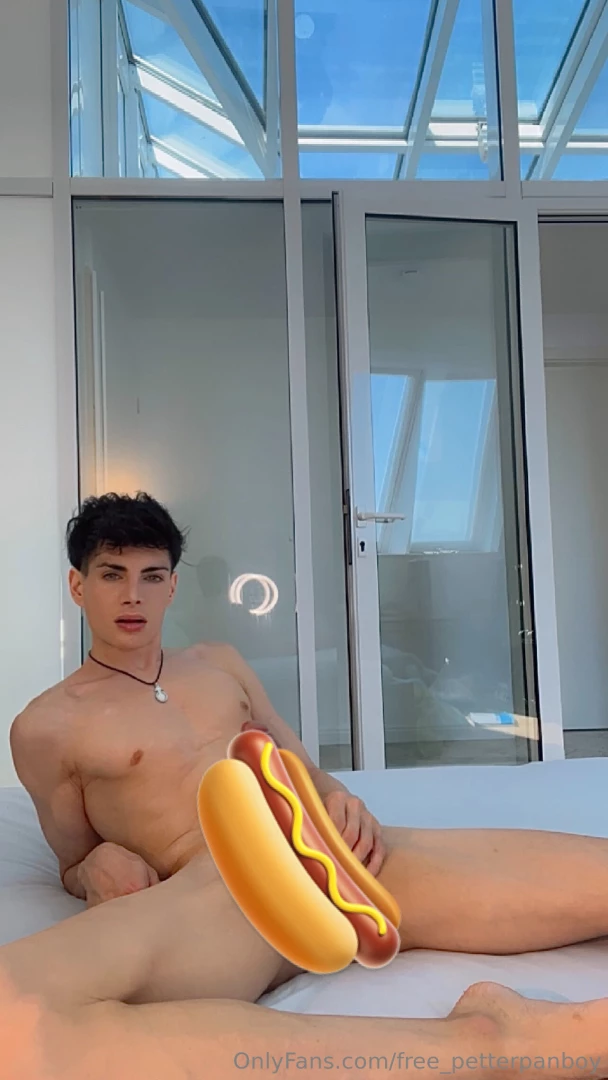 Do you want to see the real hot dog subscribe to petterpanboy and 