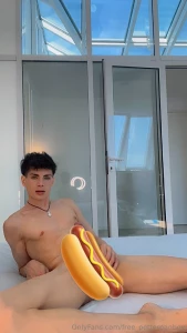 Do you want to see the real hot dog subscribe to petterpanboy and