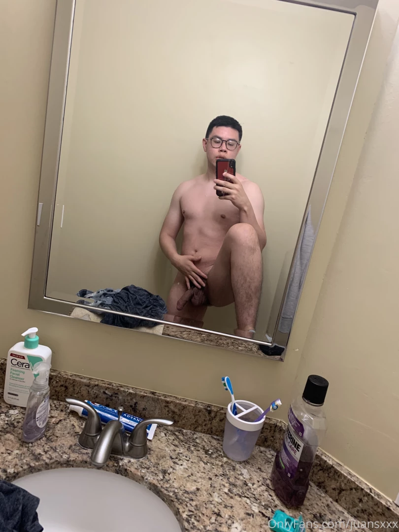 Zoom in to my fat cock 