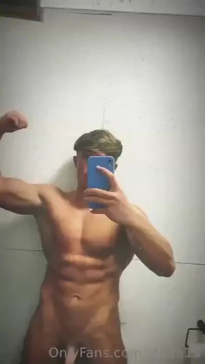 Get so horny after the gym 