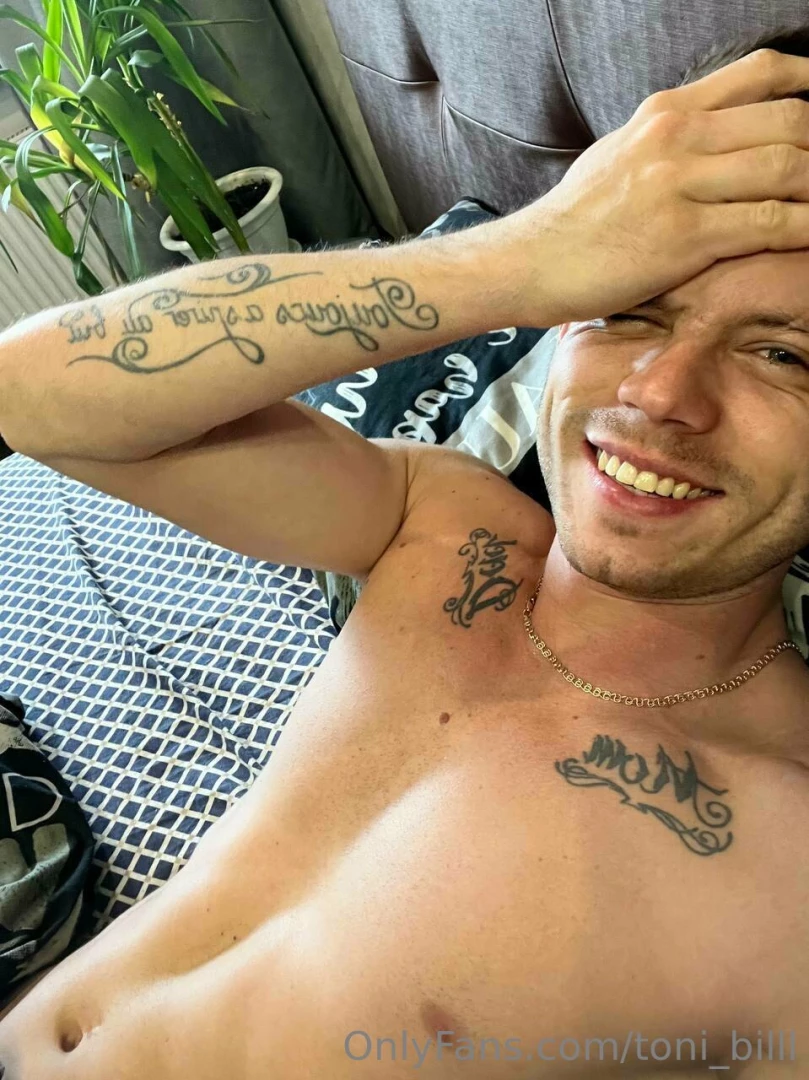 Ooops overslept again it s all ur fault daddy cause we rocked really 