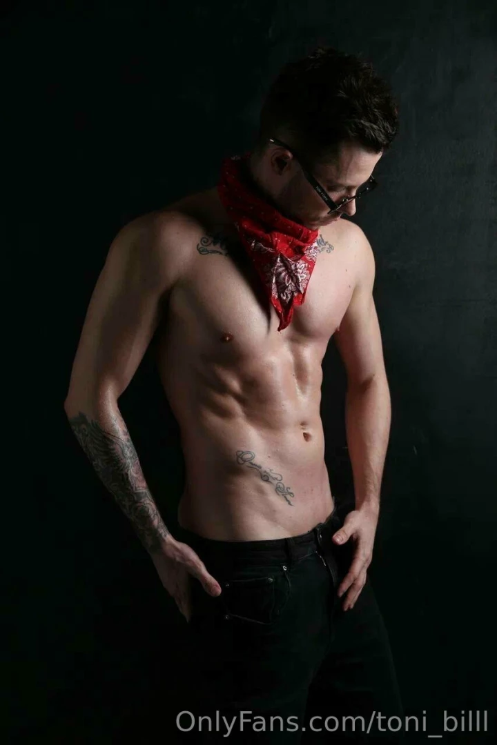 Did i tell u i wanted to be a rockstar in my teens yeah sounds pretty 