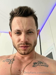 Wake up babe it s gonna be one more lucky day in ur life i promise