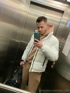 Trying on a fall look now it s getting colder and i don t want to wear