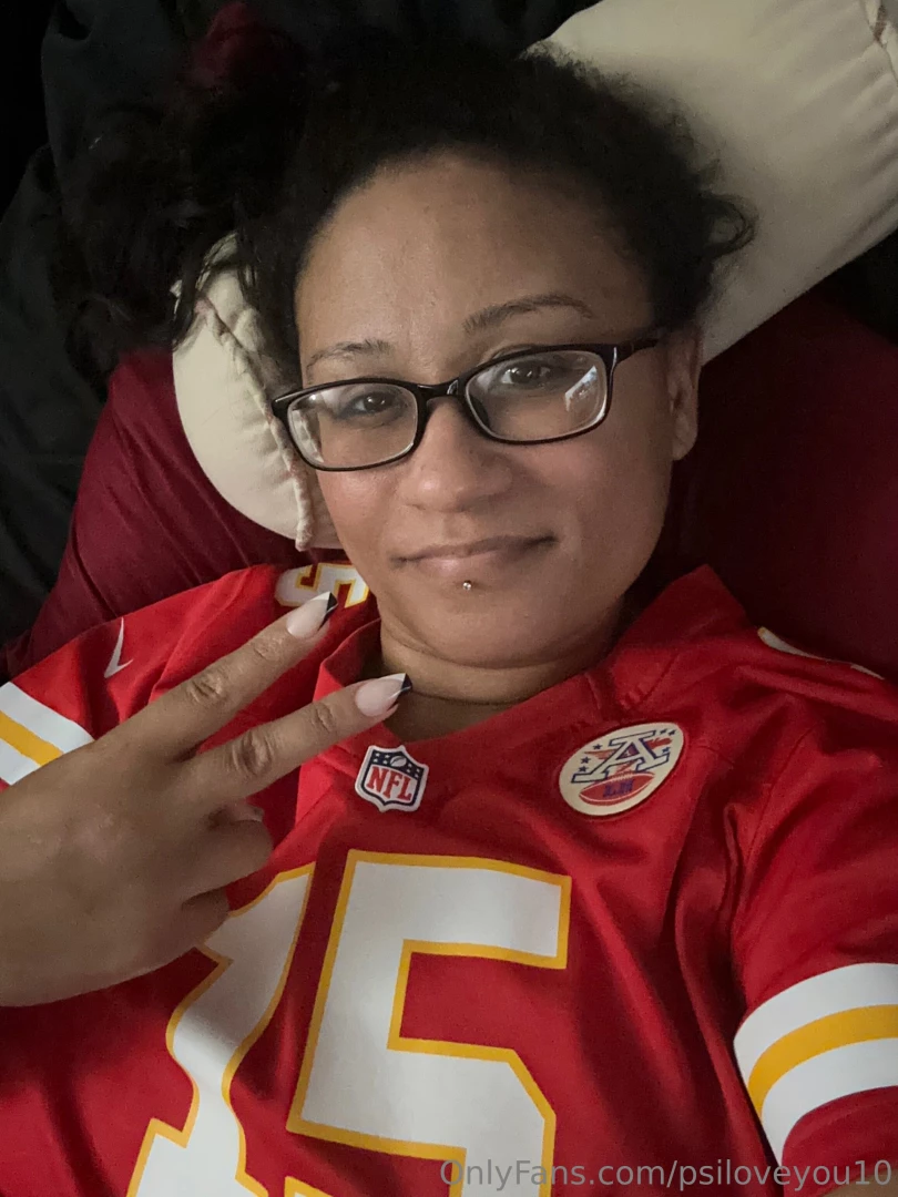 Chiefs win still undefeated 7-0 baby and i did my nails today it s a 