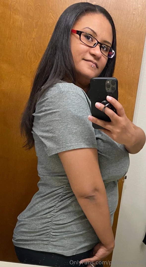 Happy monday babes hope everyone has a great day and great week 