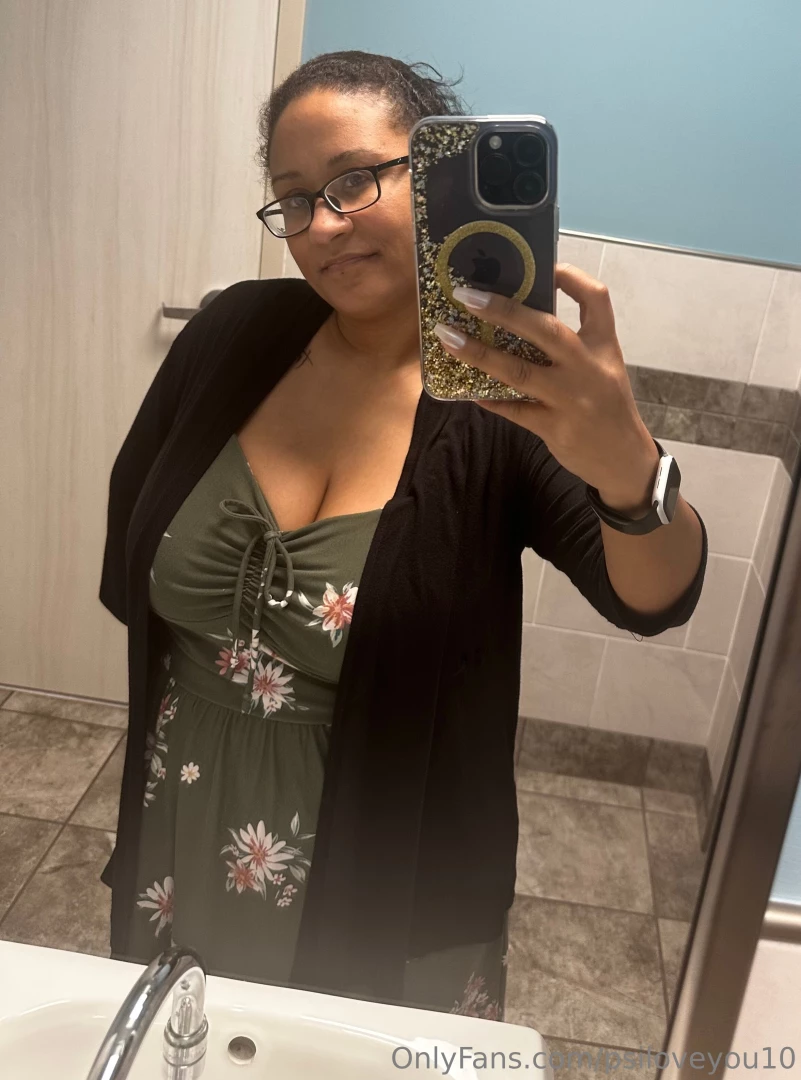 Anybody else just happy it s friday it s been a long week 