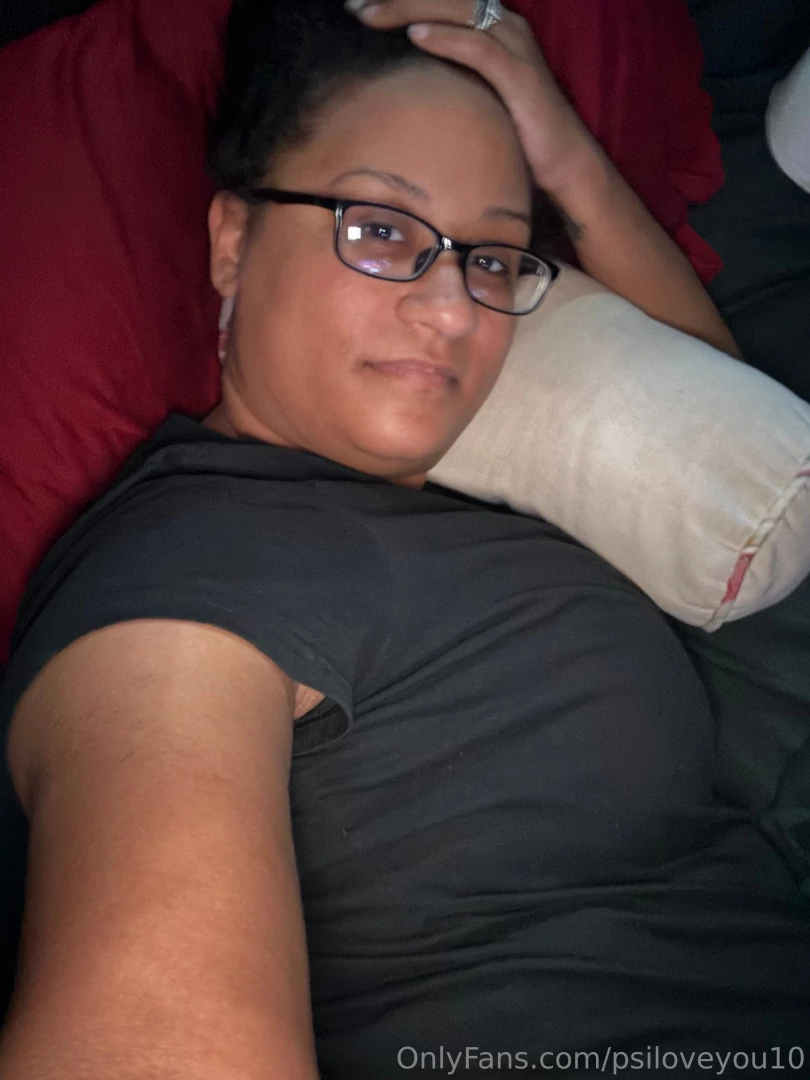 Come lay up with me maybe i ll let you rub my ass i love bootyrubs part 2 