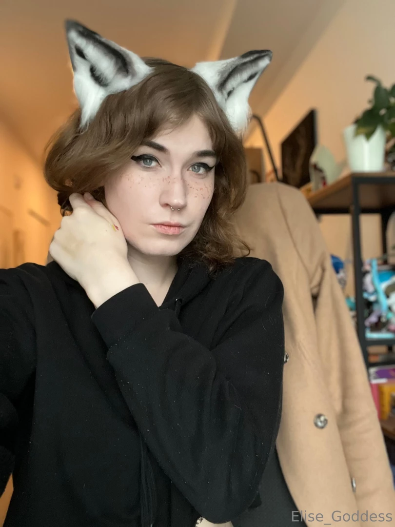 Would you all like it if i was more of a puppy girl 