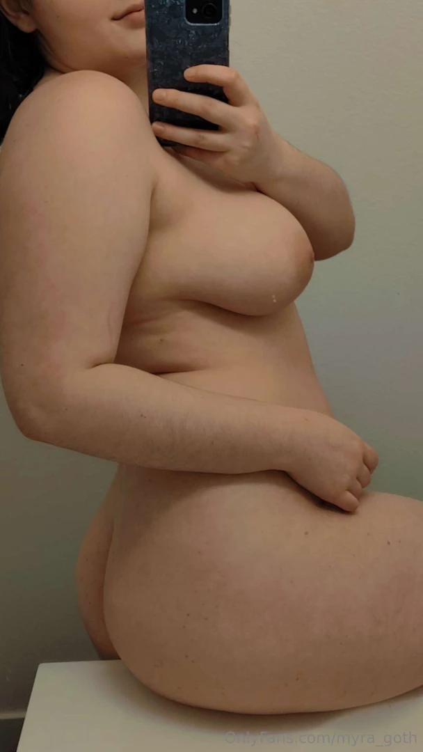 I love my ass so much 