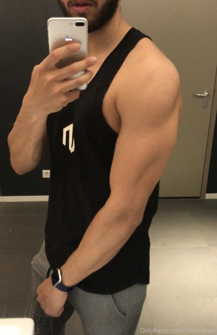 Do you like my arms take off my clothes on zakariasanxo 