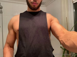 Let me take care of your needs baby zakariasanxo